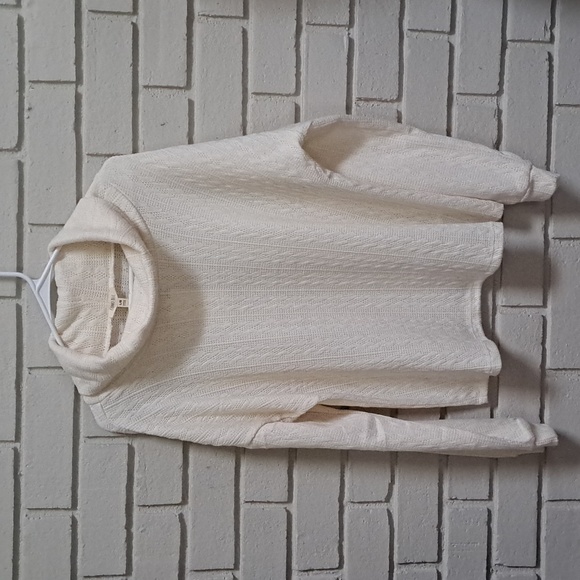 Como Blu Cream Cowlneck Oversized Cozy Sweaer. Size Large NWT - Picture 8 of 8